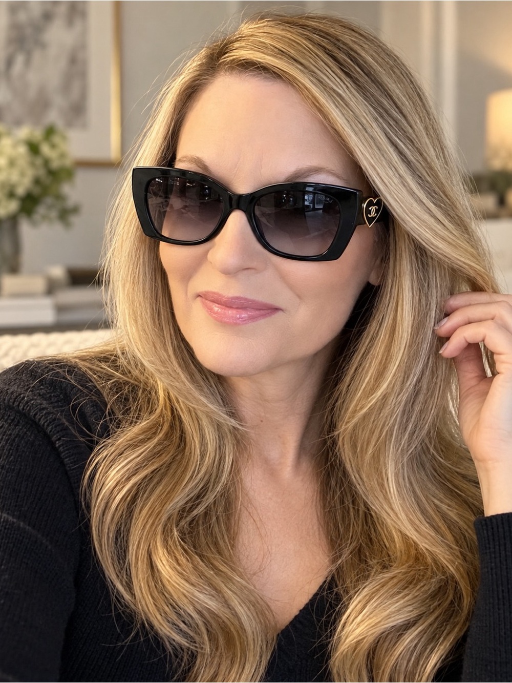 CHANEL Heart CC Logo Polarized Sunglasses Black Square Frame